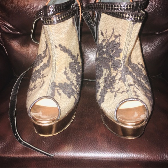 LOUBOUTIN 💯% AUTH & RARE Bridgette strass heels - Picture 8 of 17